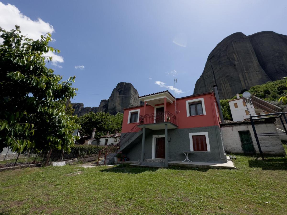 Fani'S House Under Meteora Apartamento Kastrákion Exterior foto