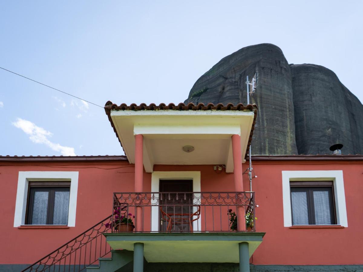 Fani'S House Under Meteora Apartamento Kastrákion Exterior foto
